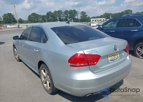 2013 Volkswagen Passat 2.5L Se z USA, uszkodzony, nr VIN 1VWBH7A30DC032872